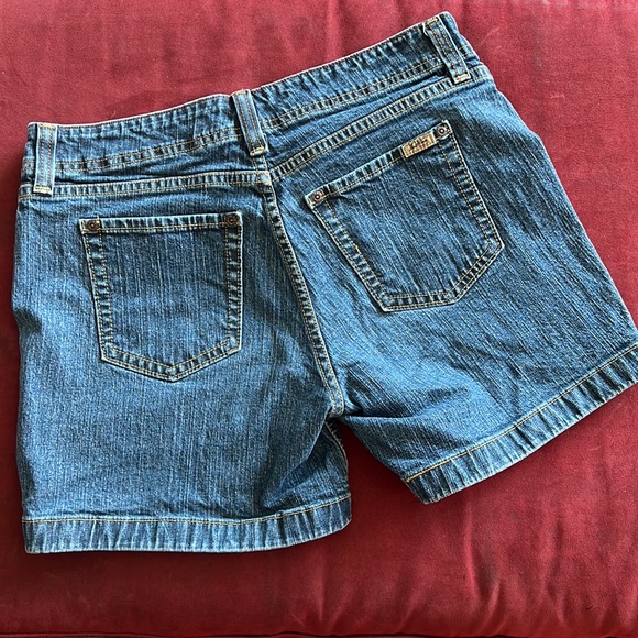 Misses sz 8 Levi Strauss signature stretch denim shorts - Picture 4 of 4
